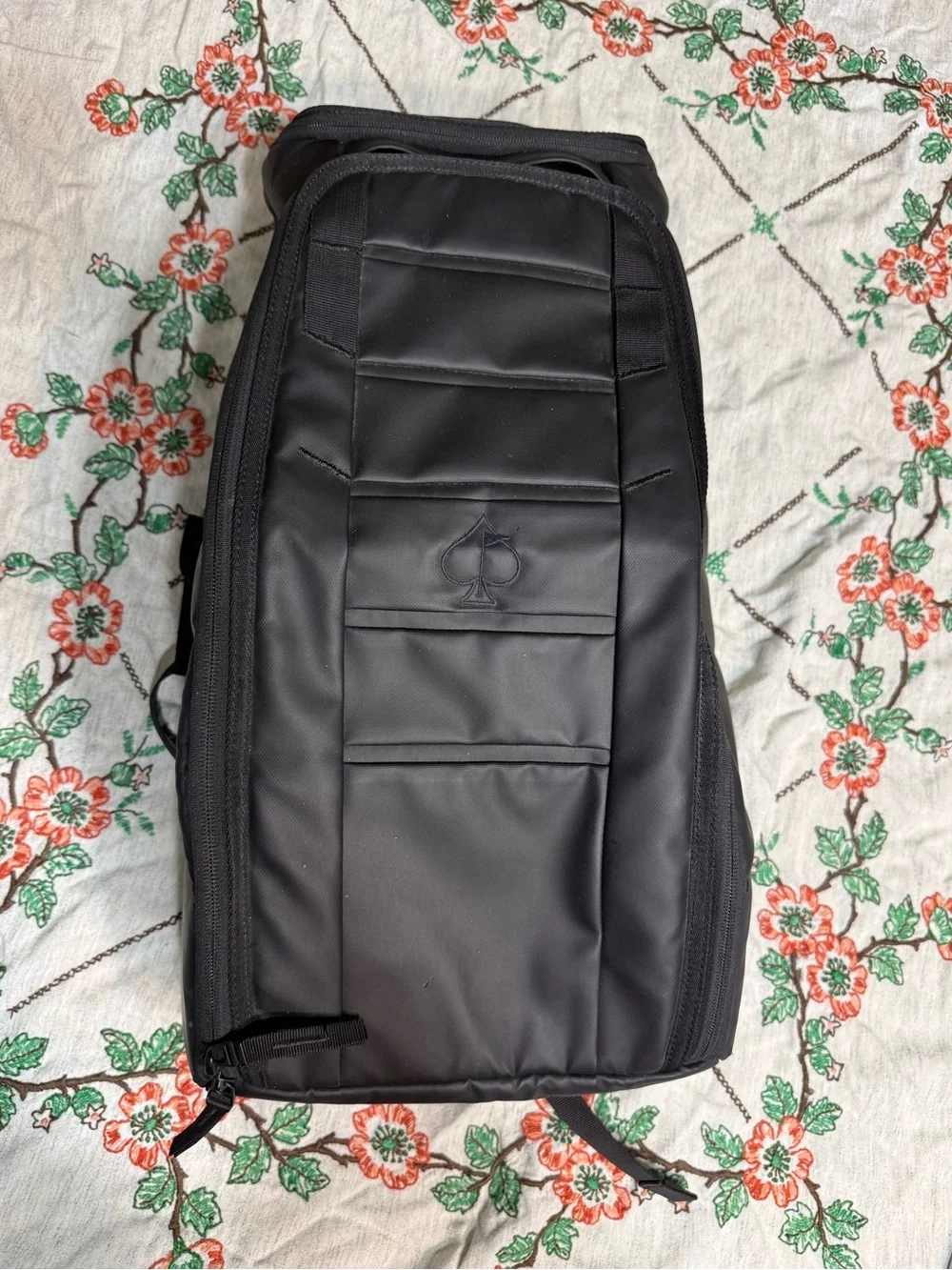 DB Hugger Pins and Aces Backpack Golf